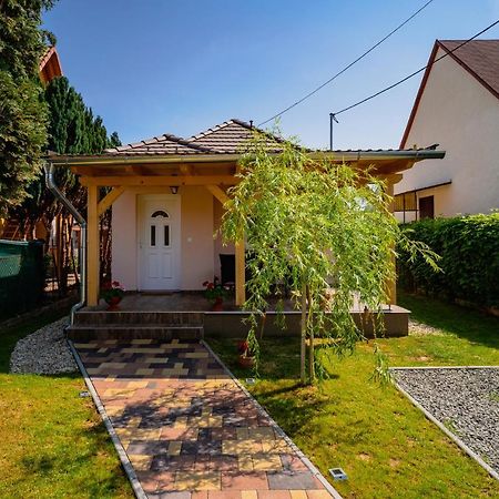 Pipacs Apartmanhaz Harkány Extérieur photo