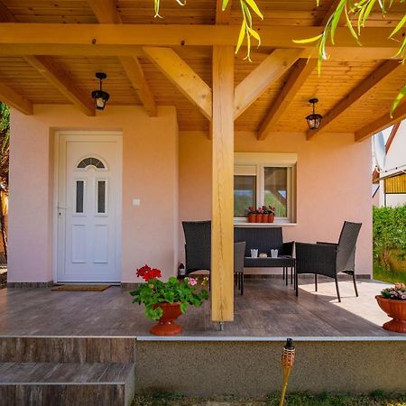 Pipacs Apartmanhaz Harkány Extérieur photo