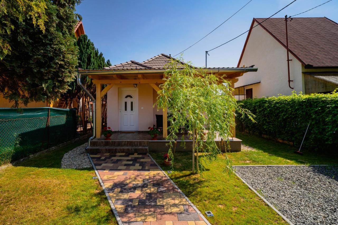 Pipacs Apartmanhaz Harkány Extérieur photo